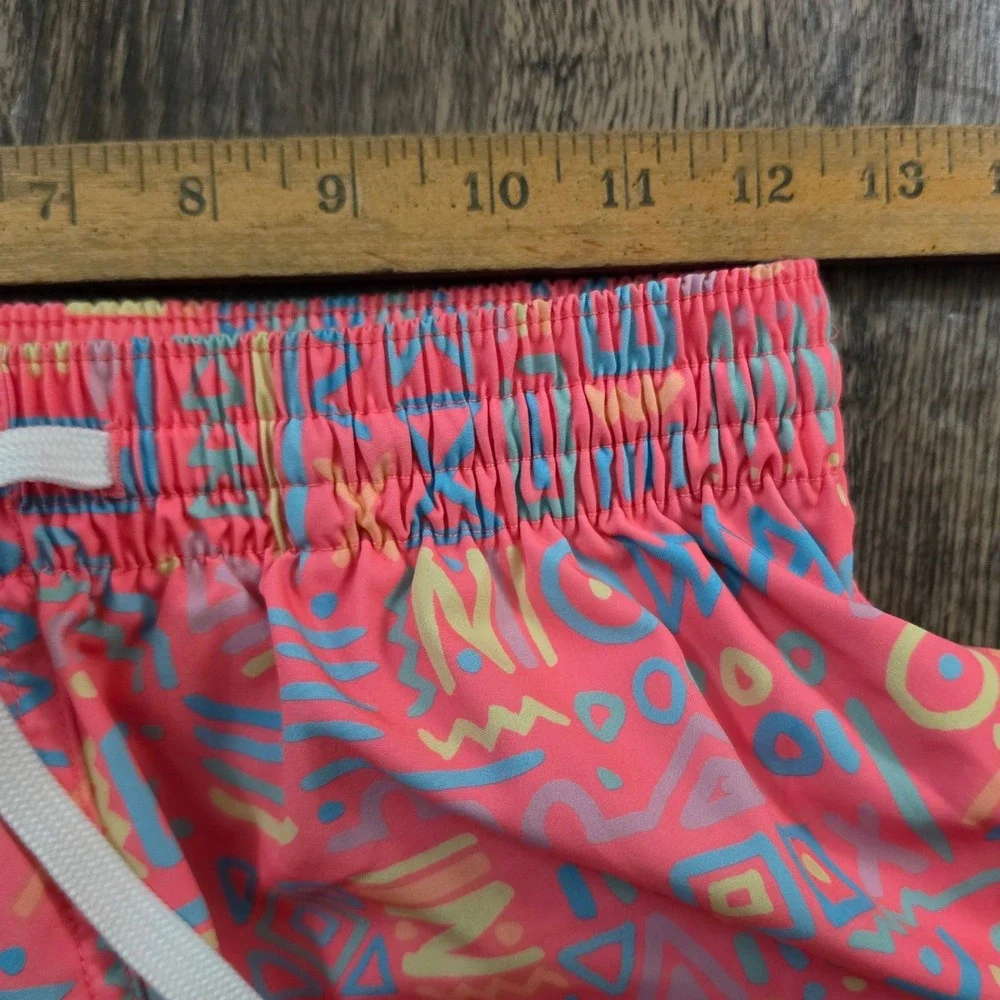 CHUBBIES Swim Trunks Mens Small Pink Retro Geometric Tribal Print 5.5